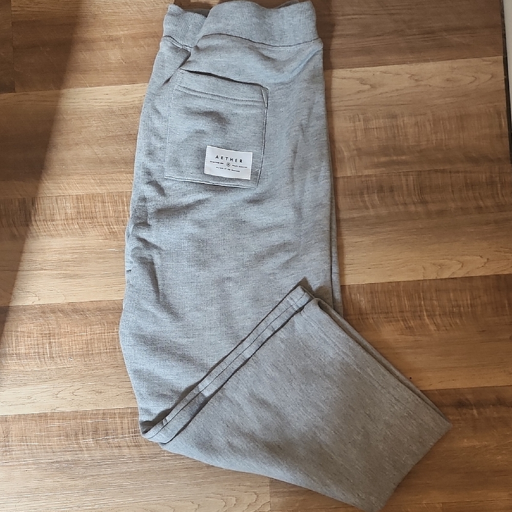 NWT Aether W Foundation Cropped Sweatpant Light Heather Grey Luxury Athleisure - Picture 4 of 6